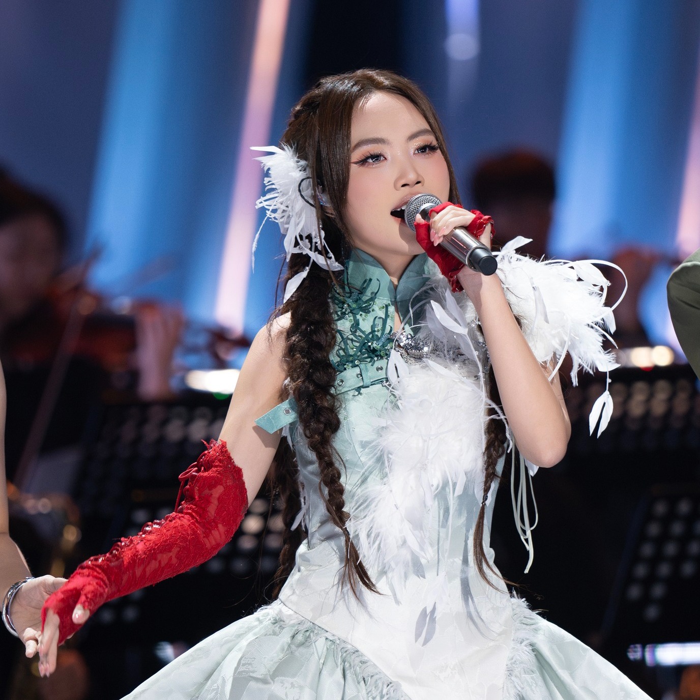 Bài hát “tiên tri” đỉnh nhất Đại lễ A80: Đức Phúc - Phương Mỹ Chi cất giọng đều rạng danh quốc tế, Việt Nam thịnh vượng sáng ngời!- Ảnh 7.