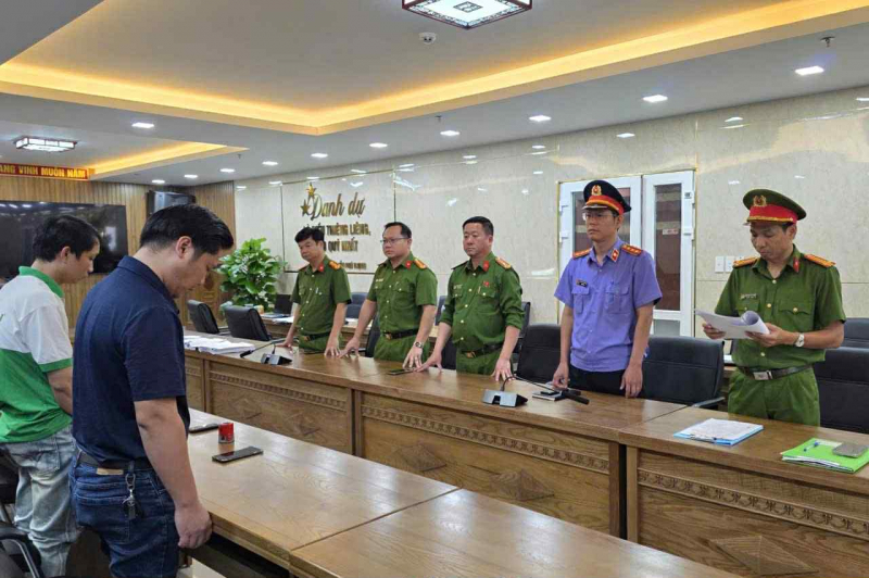 Bí mật kinh hoàng bên trong gần 38.000 lọ nước yến thành phẩm tại xưởng sản xuất ở Đà Nẵng- Ảnh 4.