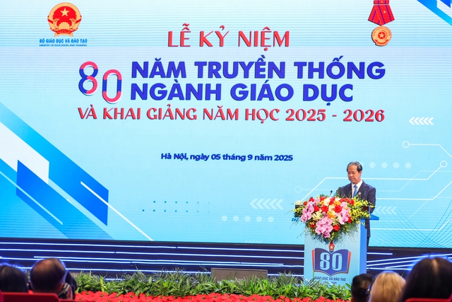 Lễ kỷ niệm 80 năm truyền thống ngành Giáo dục và khai giảng năm học 2025 - 2026- Ảnh 1.