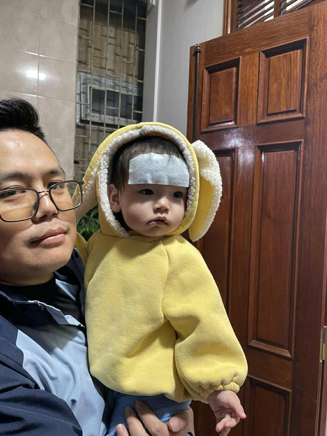 Chế độ ăn khi trẻ sốt cao, mọc răng, ho đờm- Ảnh 1.