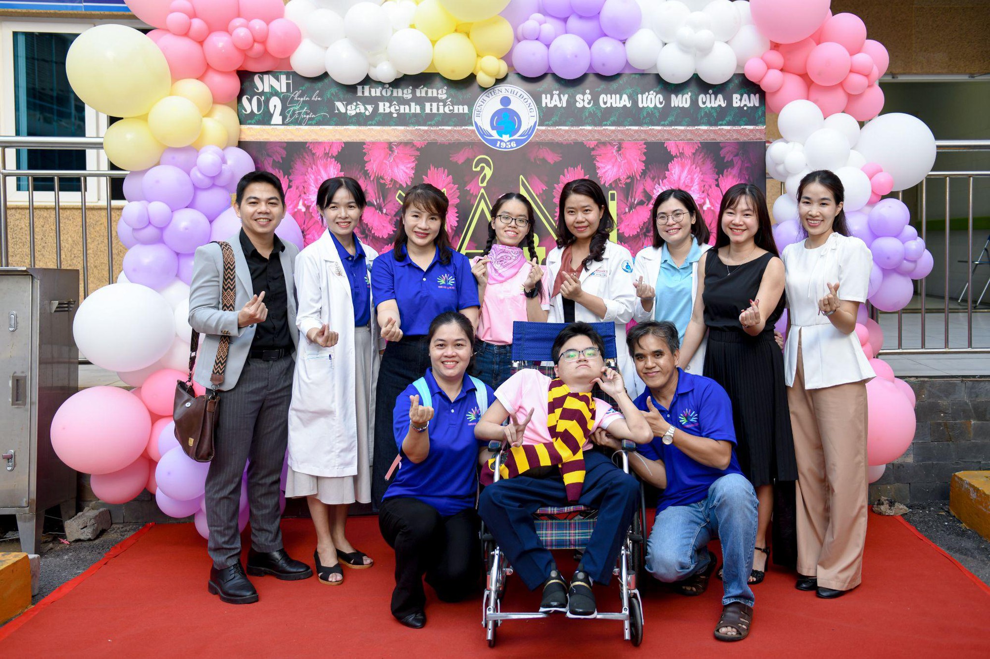 Bản lĩnh thép của nữ sinh 12 năm liền học giỏi, vượt qua căn bệnh hiếm để vào đại học Y Dược- Ảnh 1.