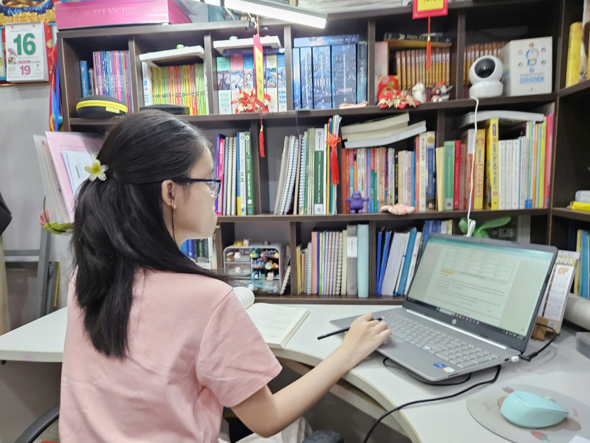 Bản lĩnh thép của nữ sinh 12 năm liền học giỏi, vượt qua căn bệnh hiếm để vào đại học Y Dược- Ảnh 2.