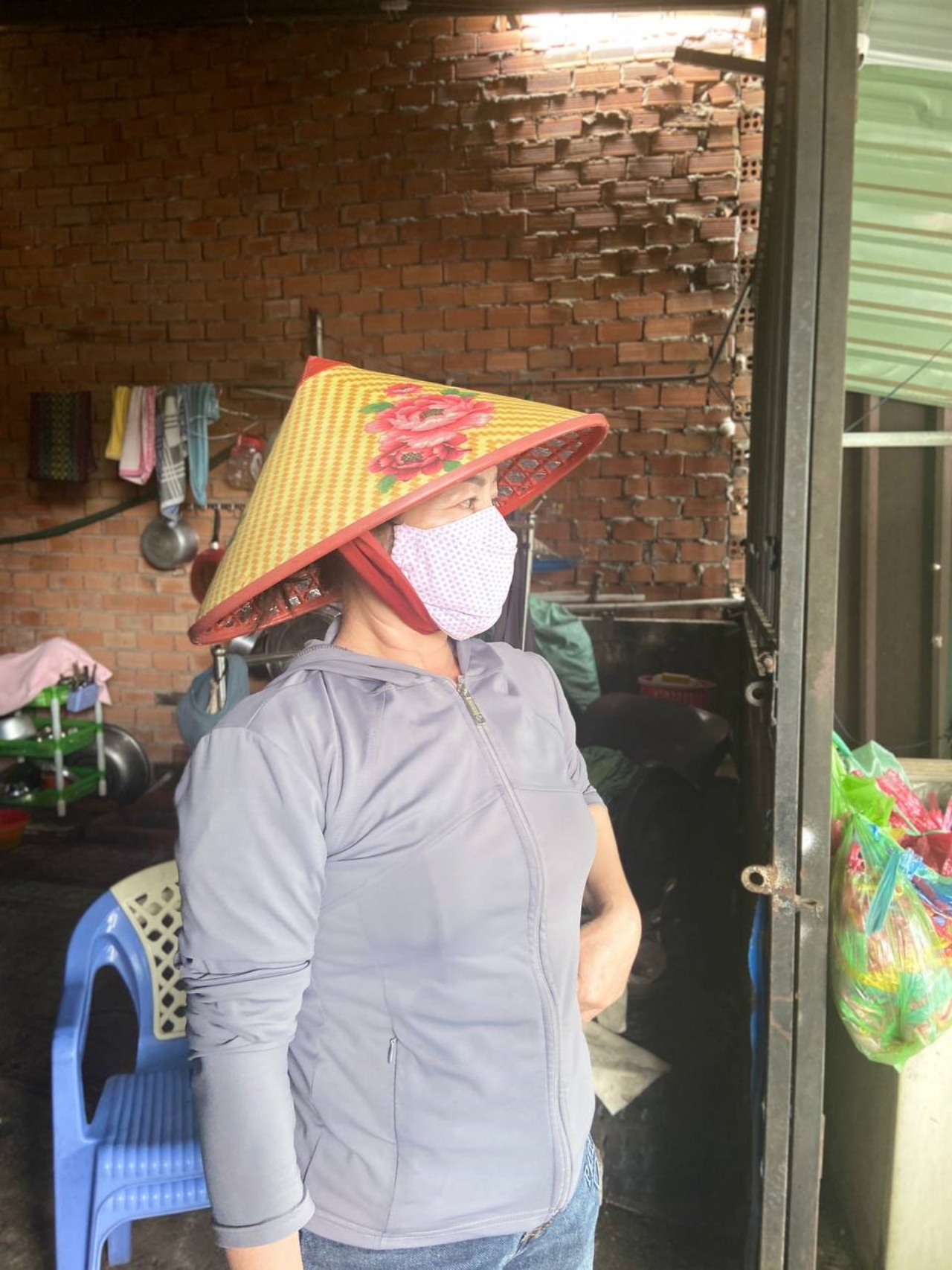 Vụ 2 vợ chồng tử vong trước cửa ở TP.HCM: Người dân bàng hoàng dọn đi trong đêm, hé lộ nỗi sợ hãi từng được người vợ tâm sự trước bi kịch- Ảnh 5.