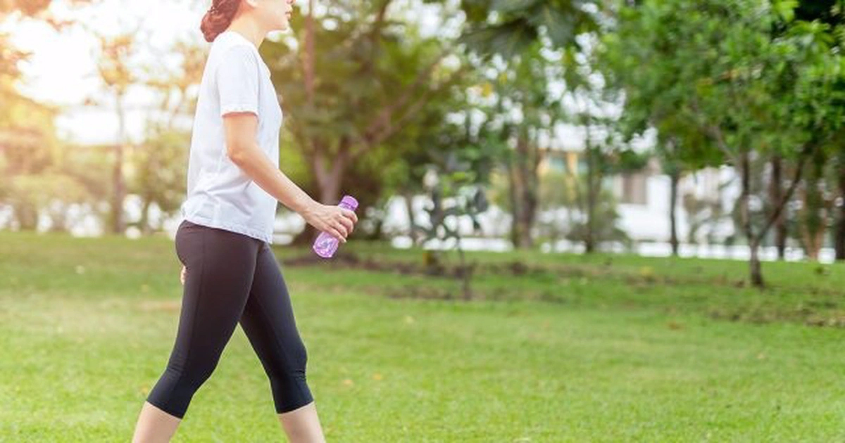 Tôi thấy mình trẻ hẳn ra ở tuổi 40 sau khi đi bộ kiểu này chỉ 1 tháng- Ảnh 2.