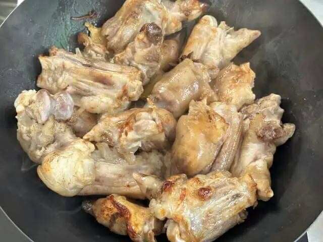 Muốn da mịn đẹp, căng mướt vào mùa thu, chị em hãy ăn món này ít nhất 1 tháng/lần: Dễ nấu và rất ngon- Ảnh 4.