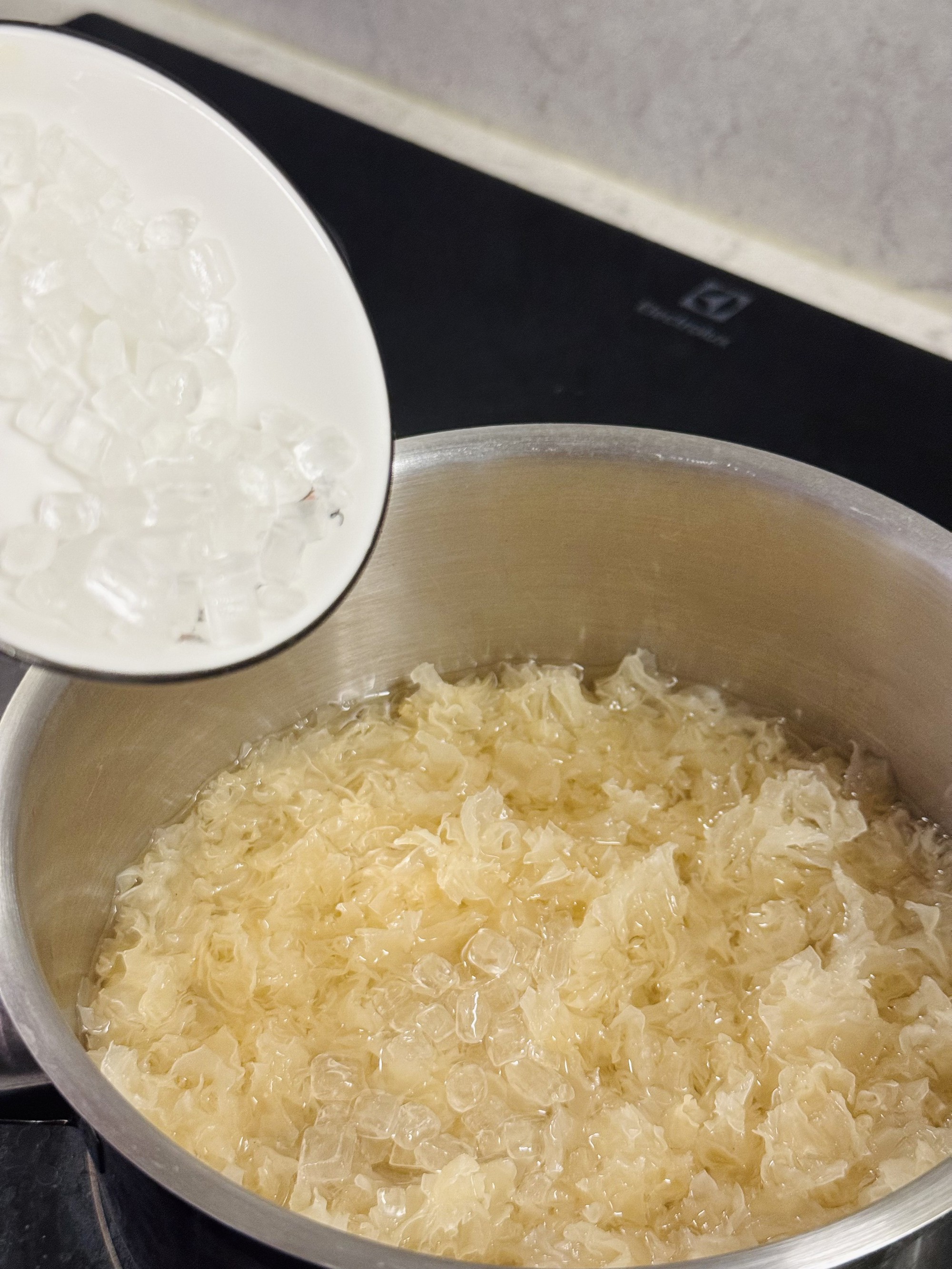 Món ăn cấp ẩm giúp da mịn đẹp còn hơn 