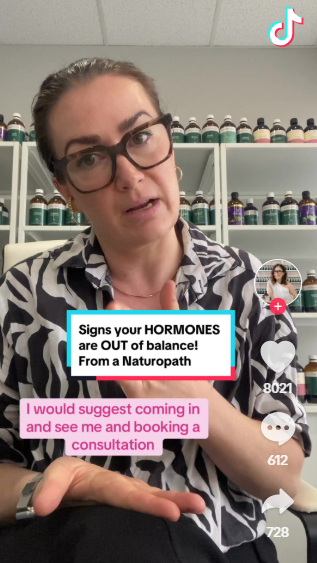 Chuyên gia cảnh báo: Phụ nữ mất cân bằng nội tiết tố thường có 8 dấu hiệu nhận biết- Ảnh 2.