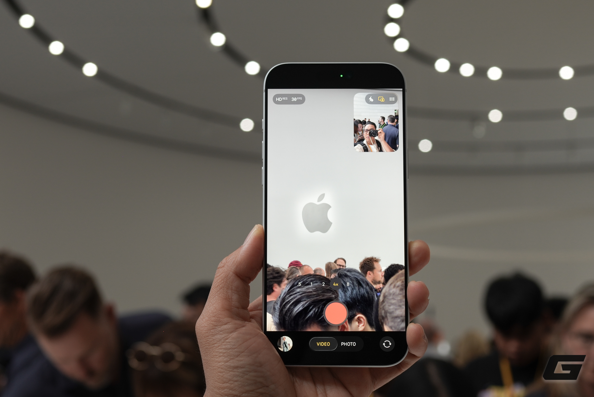 Trên tay iPhone 17 Pro Max tại Mỹ: Camera nâng cấp lớn, bộ ba chip mới A19 Pro + N1 + C1X, pin trâu nhất lịch sử nhưng phải đánh đổi dày và nặng hơn, giá tại Việt Nam cũng cao hơn- Ảnh 13.