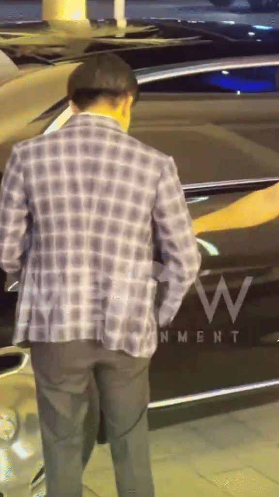 Cường Đô La không nói mình giàu, Cường Đô La chỉ đem “cả lố” iPhone 17 Pro Max gặp là tặng!- Ảnh 6.