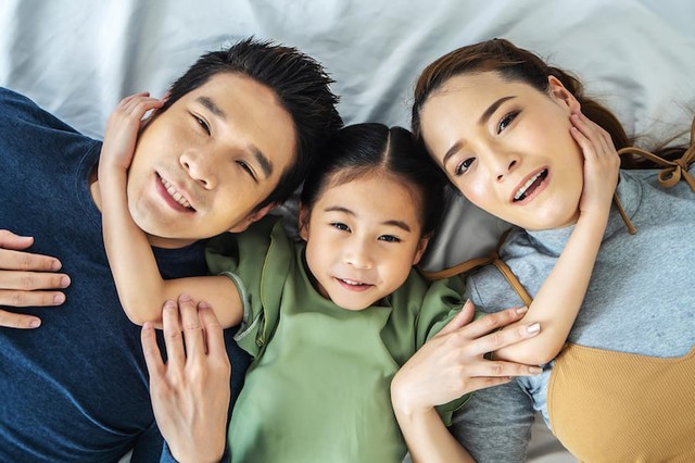 Nuôi dạy con gái: 3 việc mẹ nên 