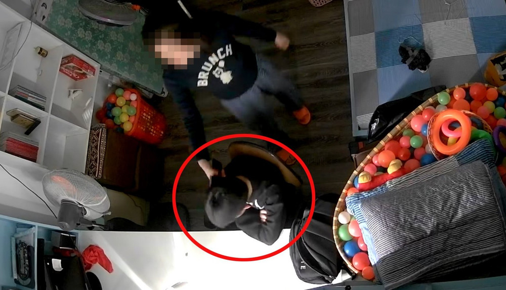 Tôi không kìm được nước mắt khi đọc 4 CHỮ NÀY trong bức thư bé trai ở Hà Nội tố cáo mẹ kế bạo hành!- Ảnh 2. Tôi không kìm được nước mắt khi đọc 4 CHỮ NÀY trong bức thư bé trai ở Hà Nội tố cáo mẹ kế bạo hành!- Ảnh 2.