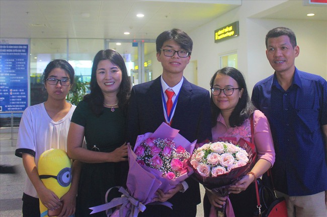 Nam bác sĩ gây bão mạng vì TỪ CHỐI chọn chuyên ngành Nội trú: Hoá ra là 