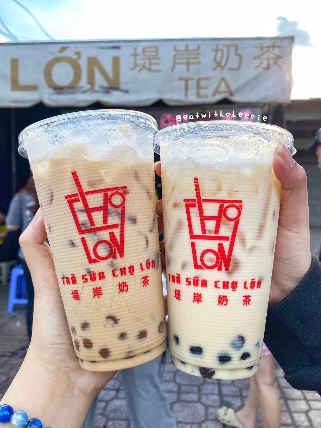 Review 5 quán trà sữa 10k HOT nhất: Viên Viên top 1 trong lòng sinh viên, Phi Phi bị chê đậm mùi 