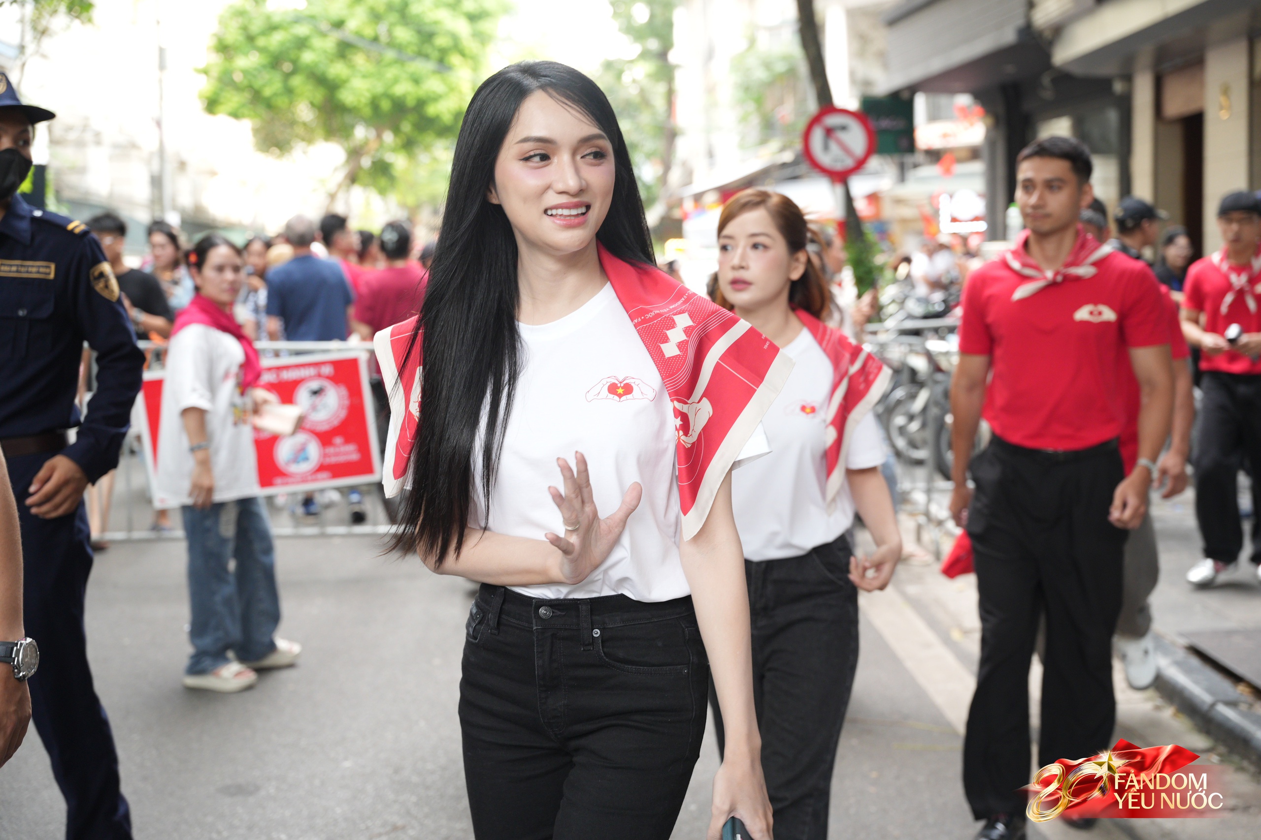 Hương Giang - Hưng Nguyễn gây náo loạn Trạm khách A80, dàn nam thần Tân Binh Toàn Năng khoe visual 