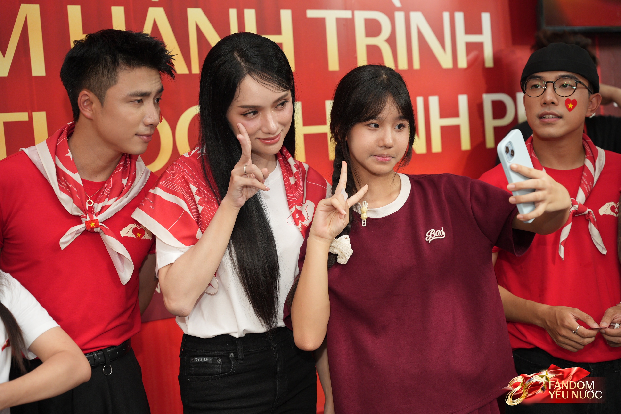 Hương Giang - Hưng Nguyễn gây náo loạn Trạm khách A80, dàn nam thần Tân Binh Toàn Năng khoe visual 