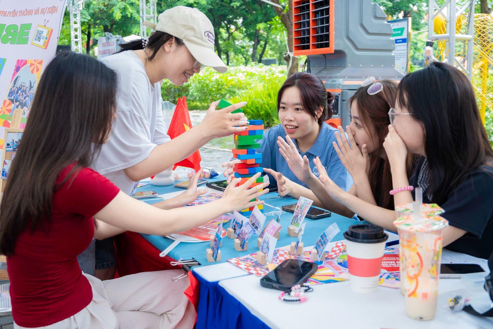 Rộn ràng mùa nhập học: Ngày hội Kết nối Student Club Day 2025 tại Đại học Phenikaa- Ảnh 2.