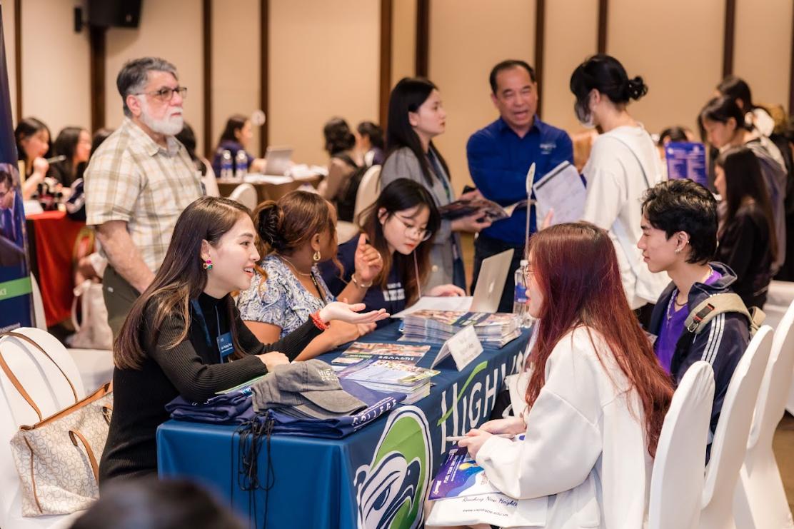 Săn học bổng lên đến 100% tại Triển lãm Du học Quốc tế tháng 9/2025- Ảnh 2.