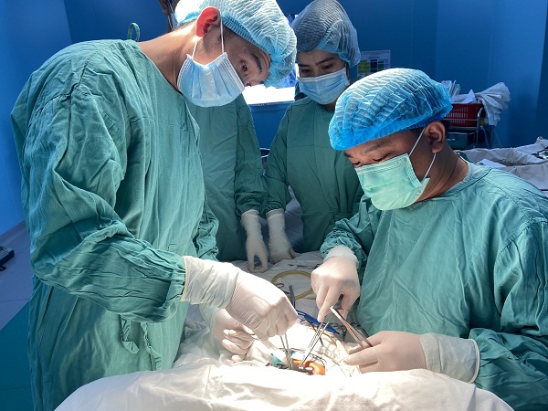 Biến chứng teo thực quản bẩm sinh và yếu tố nguy cơ- Ảnh 1.