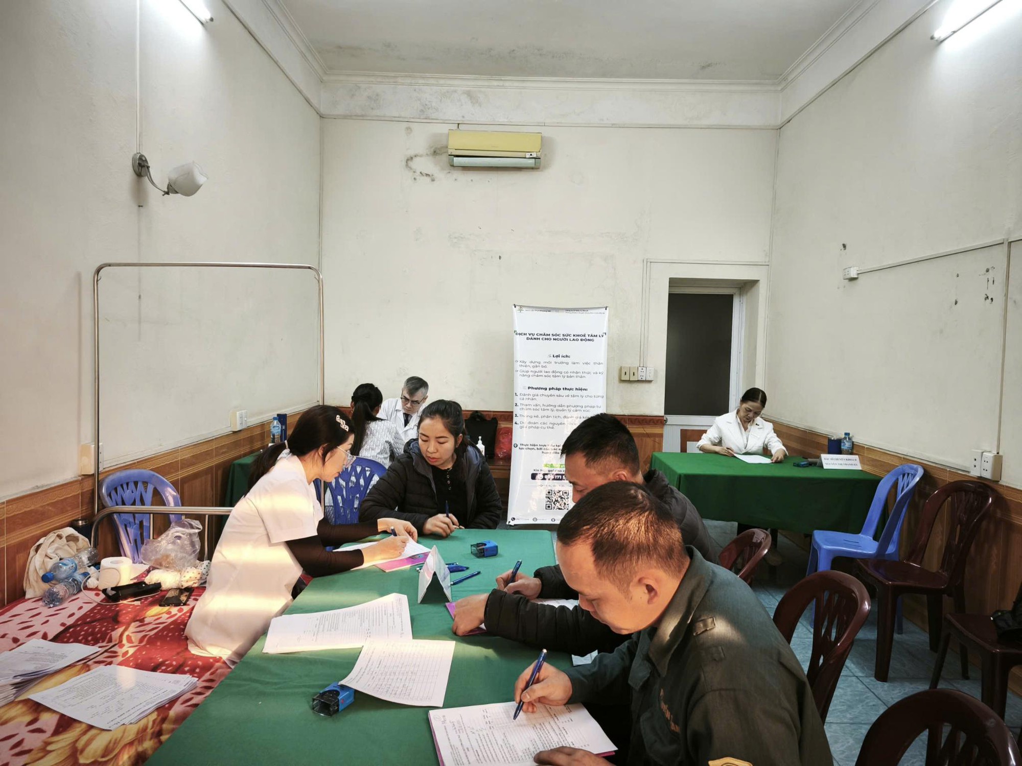 TKV đưa sức khỏe tâm lý vào khám định kỳ cho công nhân- Ảnh 3.