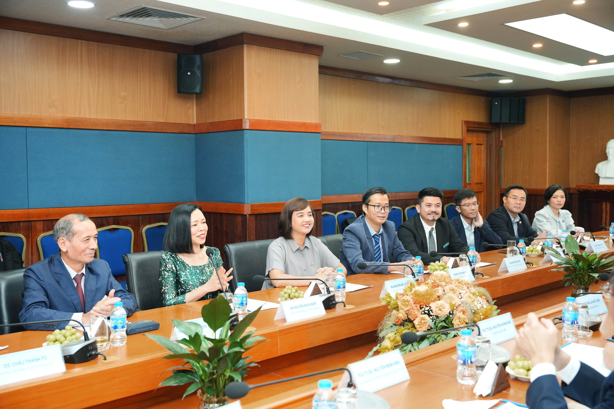 Long Châu hợp tác chiến lược cùng Bệnh viện Đại học Y Dược Thành phố Hồ Chí Minh- Ảnh 5.