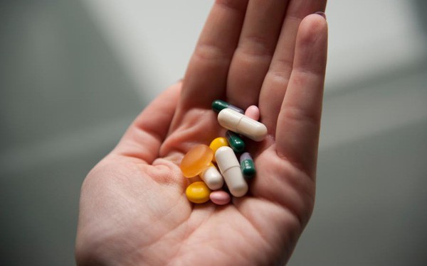 Phân biệt thuốc và thực phẩm chức năng bổ sung canxi: Hiểu đúng để dùng đúng- Ảnh 1.