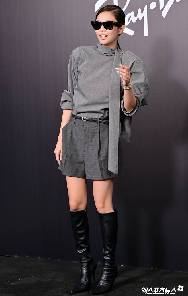 Vừa chia tay Gentle Monster, Jennie lộ diện ngầu đét tại event Ray-Ban- Ảnh 1.