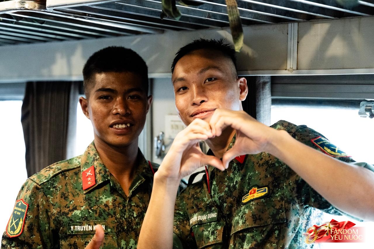 Cảnh tượng đặc biệt tại ga Hà Nội sáng 3/9: Người dân bịn rịn chia tay cán bộ, chiến sĩ miền Nam sau khi hoàn thành nhiệm vụ A80- Ảnh 25.