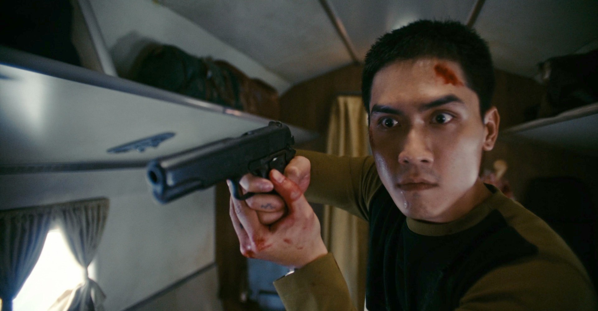 Vụ cướp máy bay rúng động Việt Nam: 52 phút không tặc điên cuồng bắn phá, vũ khí được giấu trong 1 thứ không ai ngờ- Ảnh 8.