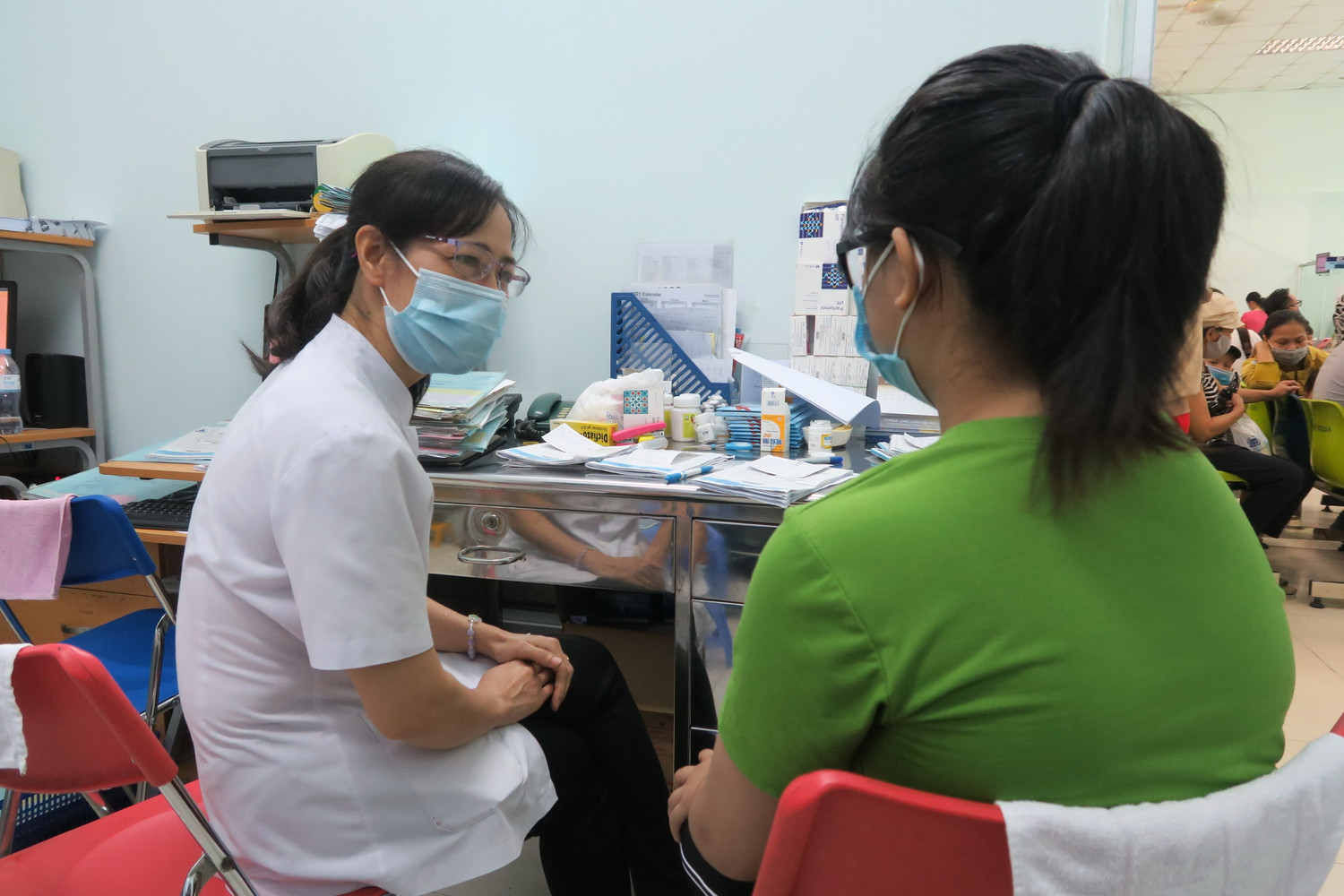 Giáo dục sức khỏe sinh sản cho trẻ nhiễm HIV - Đừng để các em lớn lên trong im lặng- Ảnh 1.