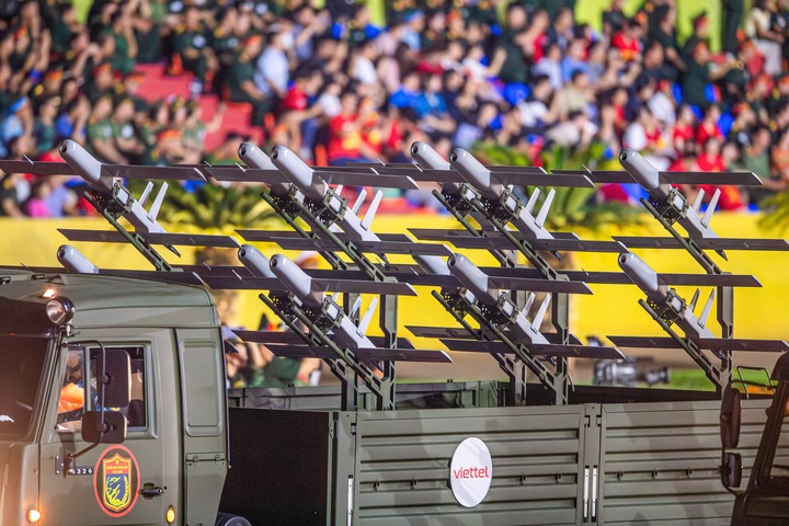 Báo quốc tế sửng sốt trước loạt vũ khí 'Made in Vietnam' tại lễ diễu binh 2/9- Ảnh 4.