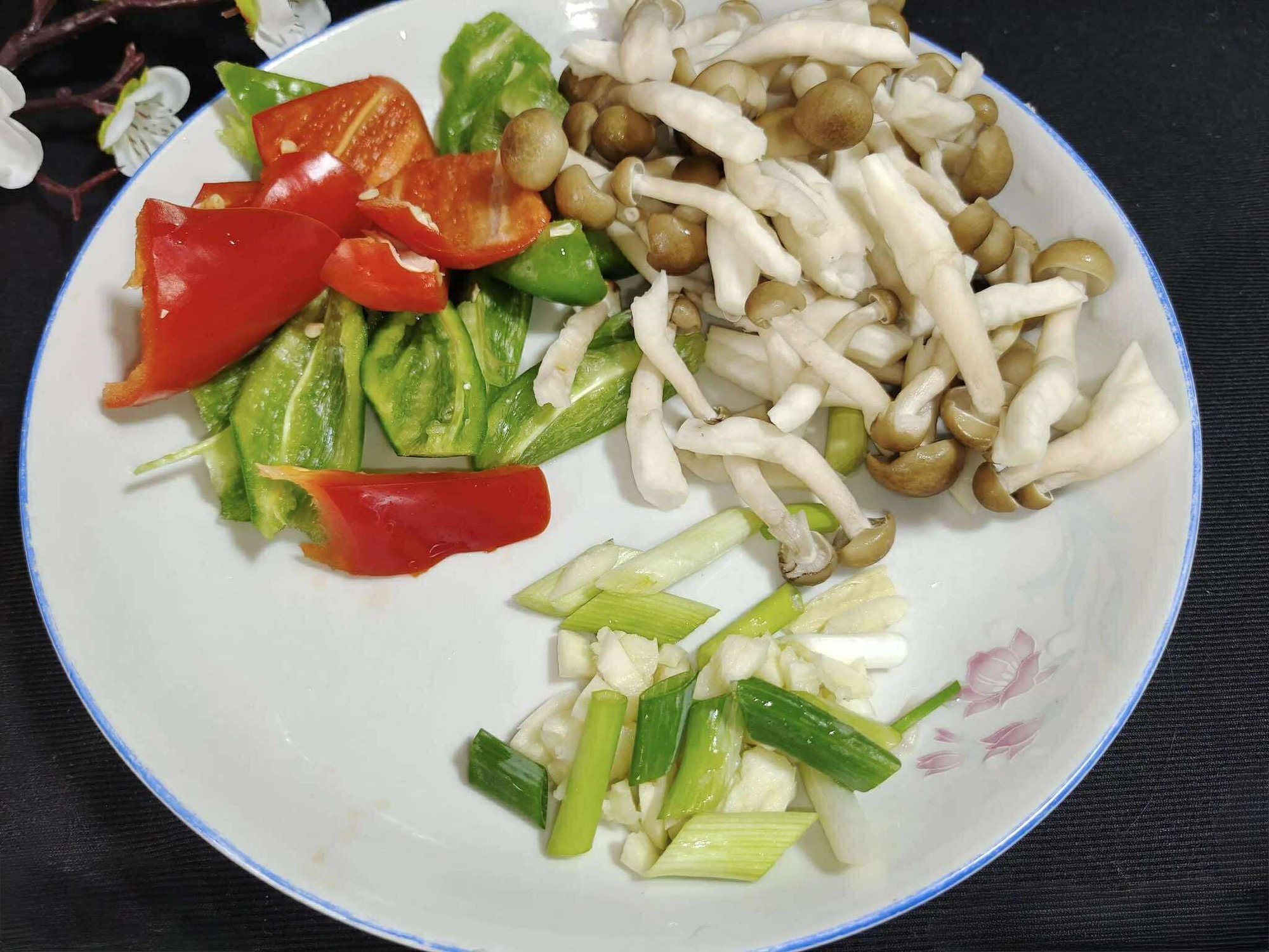 Với 3 nguyên liệu cực rẻ bạn dễ dàng nấu được món kho siêu ngon khiến cả nhà reo lên thích thú- Ảnh 3.