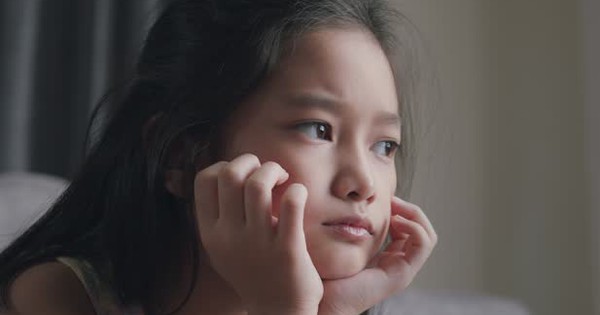 Bộ phim đang gây bão, 1 chi tiết khiến người  xem nghẹt thở: Con cái sợ nhất trên đời chính là kiểu cha mẹ này!