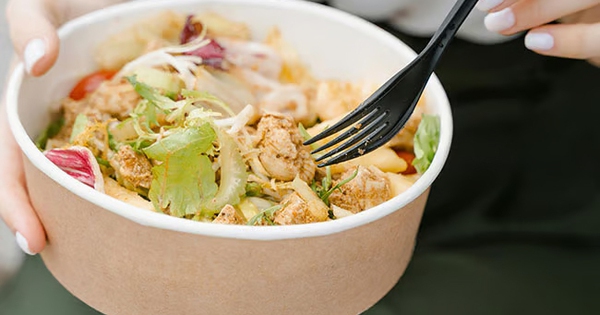 4 bữa tối phụ nữ nên ngừng ăn nếu không muốn bị tích mỡ bụng và ngủ thật ngon