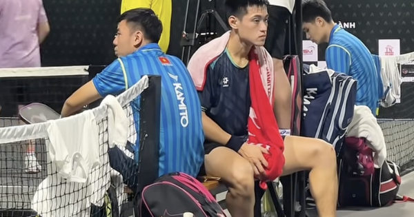 Drama pickleball khép lại: Khoảnh khắc Lý Hoàng Nam trò chuyện thoải mái với Trương Vinh Hiển gây sốt