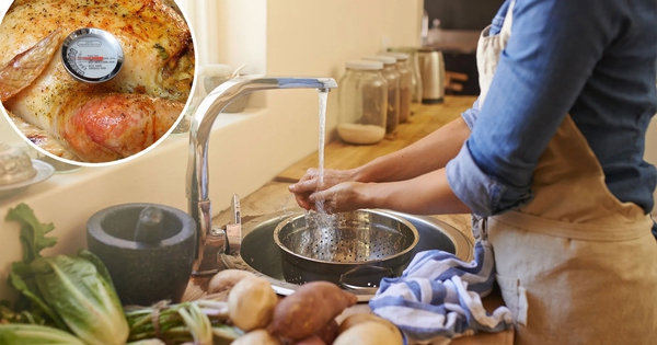6 sai lầm trong nhà bếp gây nhiễm khuẩn E. Coli, thời tiết mưa bão càng tăng nguy cơ tiêu chảy mạnh