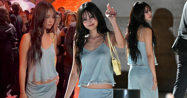 Jennie tới show Chanel muộn, outfit bị phản ứng vì giống Rosé