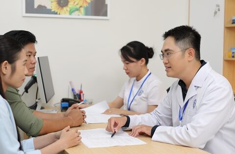 “Ống nghiệm tiết kiệm” và chia sẻ kiến thức hiếm muộn cho công nhân khu công nghiệp