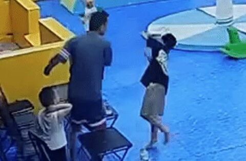 Gửi đến ông bố tát bé trai 8 tuổi ù tai: Cái tát ấy không chỉ vào má của đứa trẻ mà vào chính danh dự của anh!