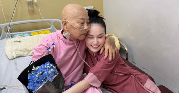 Tuấn Hưng: Con muốn khóc thật to, gục xuống bên mẹ và nói rằng “con sợ lắm”