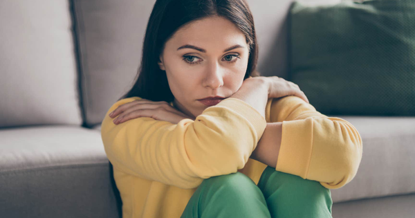 8 dấu hiệu tinh tế cho thấy bạn không chỉ căng thẳng, bạn còn hoàn toàn kiệt sức về mặt cảm xúc