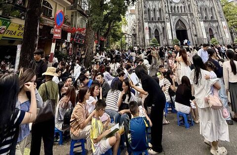 Clip tóm tắt mùa thu Nhà Thờ hôm nay: Quá đông!