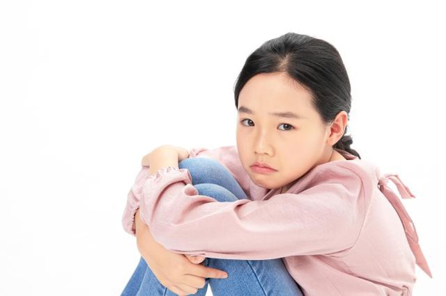 Thấy bụng của con gái lớp 9 ngày càng to, mẹ vội vàng đưa đi khám thì chết sững khi bác sĩ nói 5 từ- Ảnh 1.