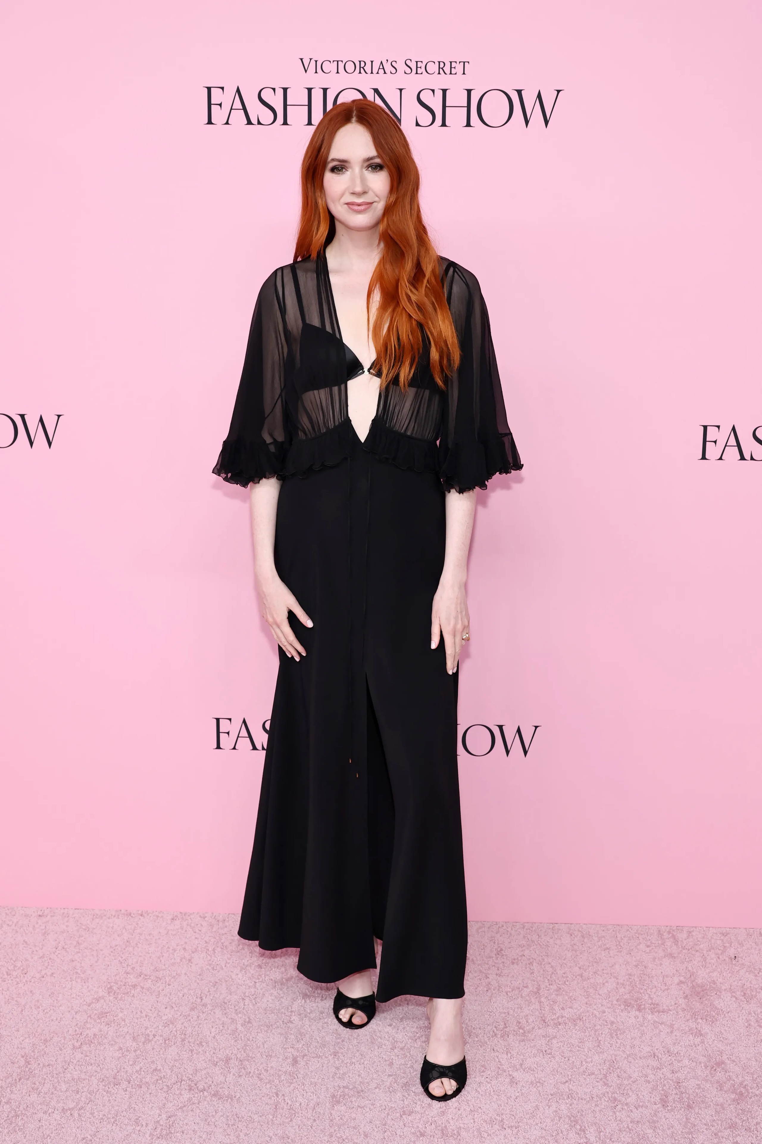 Thảm hồng Victoria's Secret 2025: Twice rúm ró kém sắc, Quỳnh Anh Shyn đâu rồi?- Ảnh 18.