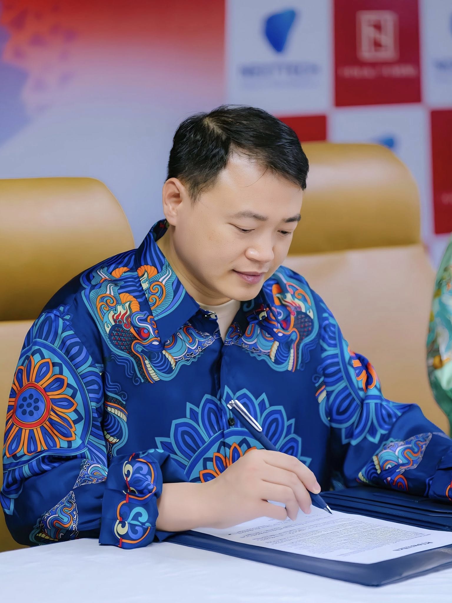 Toàn bộ sự nghiệp và khối tài sản khổng lồ của Shark Nguyễn Hòa Bình trước khi bị bắt- Ảnh 4.