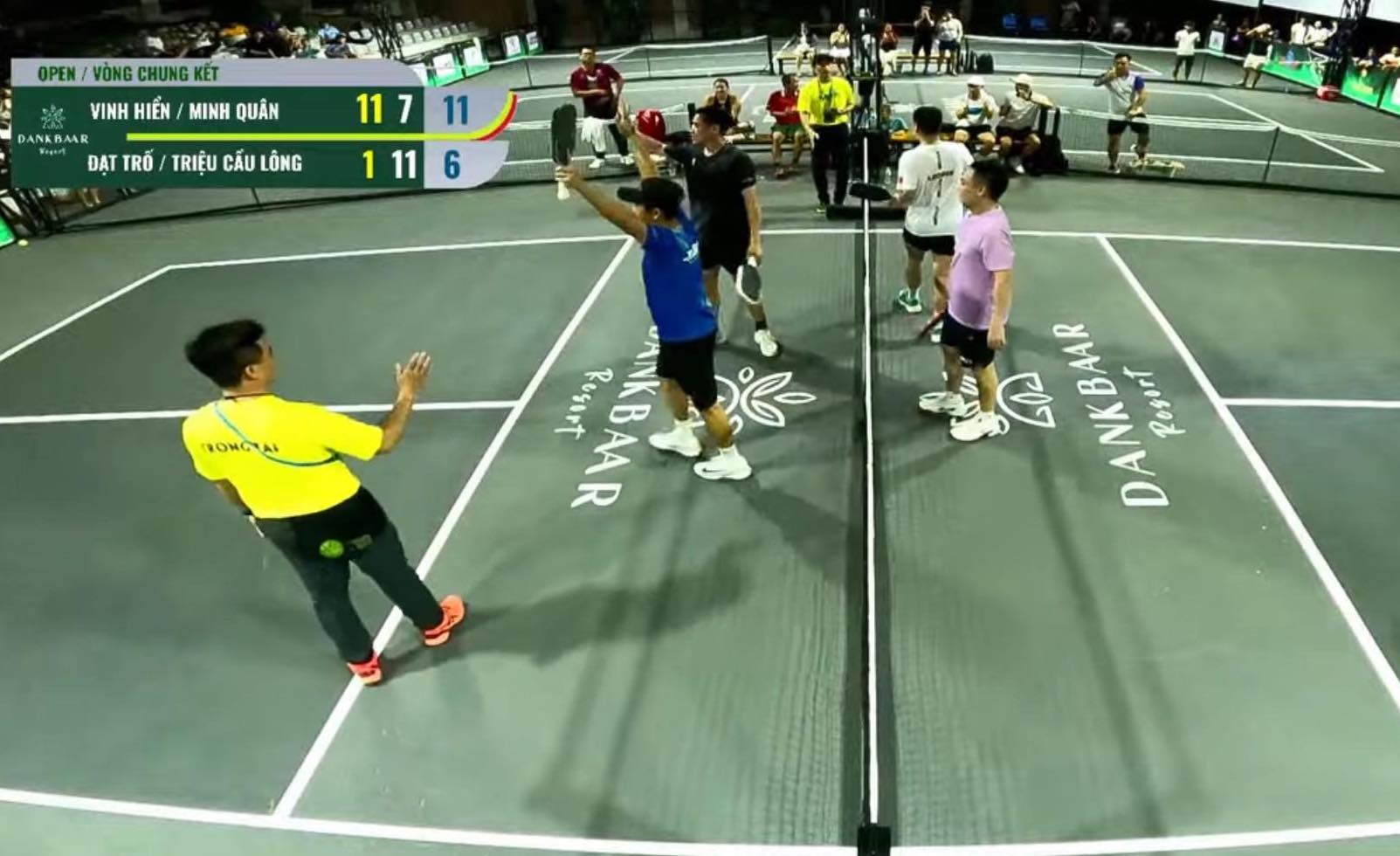 Trương Vinh Hiển bật khóc nức nở khi vô địch giải pickleball sau chuỗi ngày ngập tràn drama- Ảnh 1.