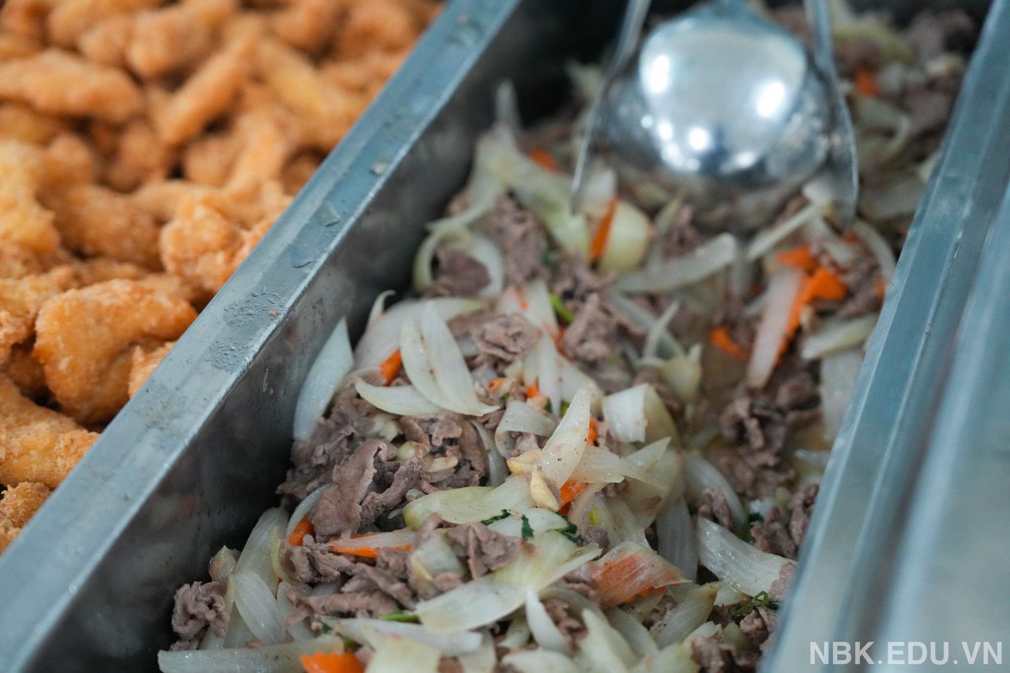 Bữa tối đặc biệt của học sinh Hà Nội ngày mưa lịch sử- Ảnh 5.