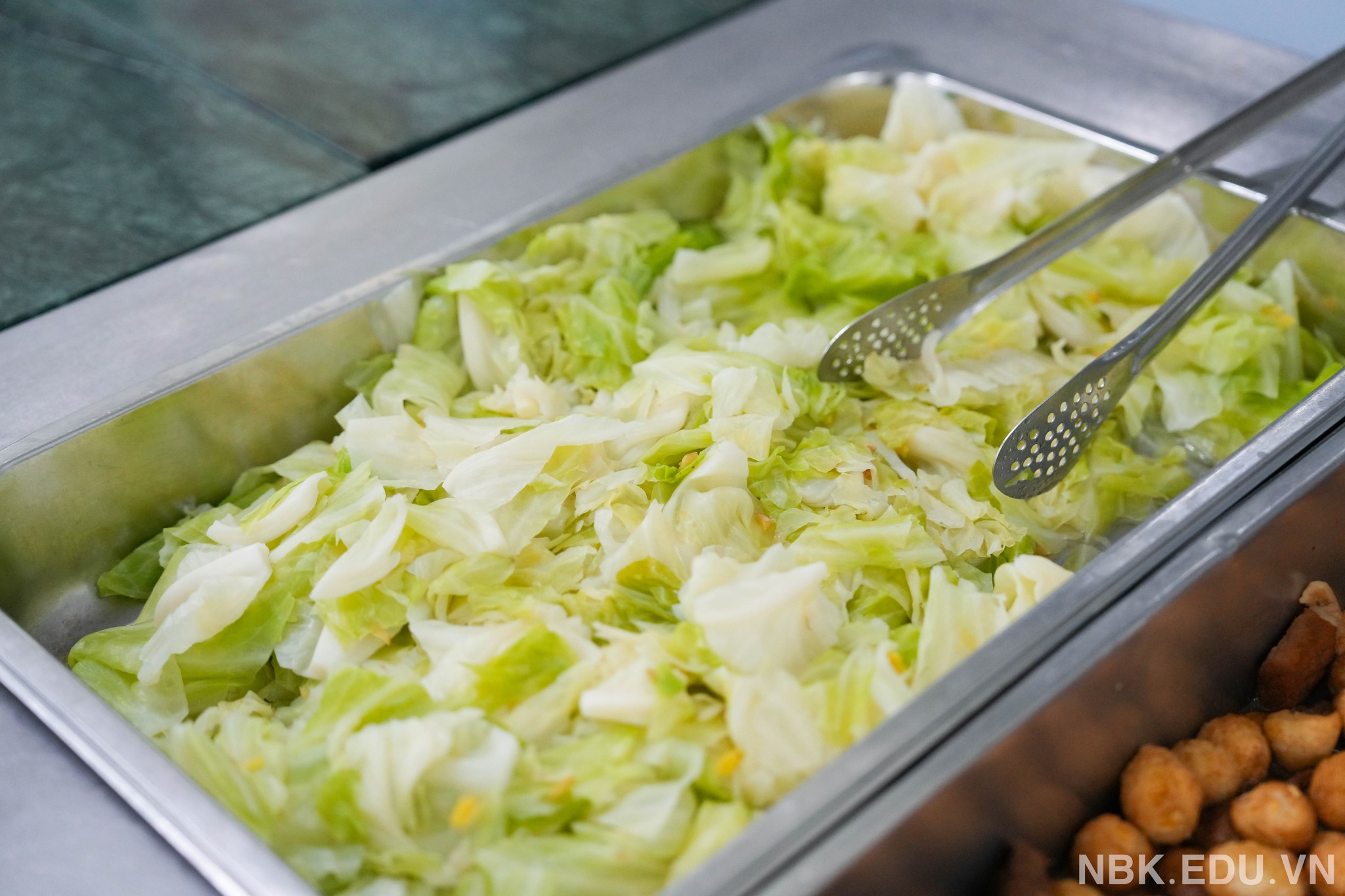 Bữa tối đặc biệt của học sinh Hà Nội ngày mưa lịch sử- Ảnh 3.