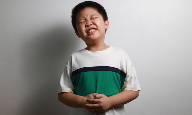 Bé trai 8 tuổi được chẩn đoán mắc ung thư đại tràng: Bác sĩ cảnh báo 2 thực phẩm chính là thủ phạm đầu tiên- Ảnh 1. Bé trai 8 tuổi được chẩn đoán mắc ung thư đại tràng: Bác sĩ cảnh báo 2 thực phẩm chính là thủ phạm đầu tiên- Ảnh 1.