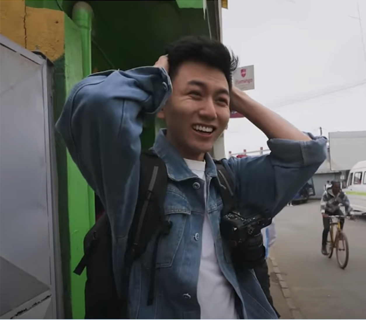 Khoai Lang Thang bị chèn ép- Ảnh 1.