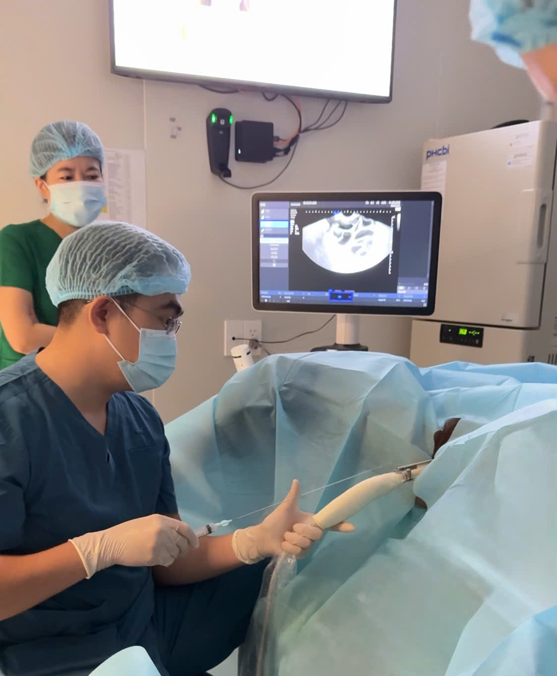 “Ống nghiệm tiết kiệm” và chia sẻ kiến thức hiếm muộn cho công nhân khu công nghiệp- Ảnh 3.